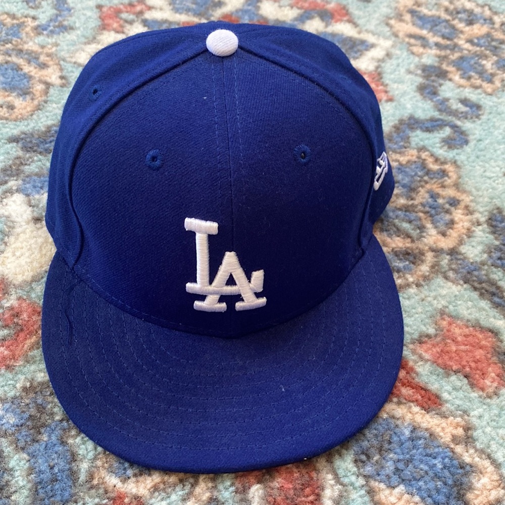 LA Dodgers fitted hat, size 6 7/8, 54.9cm